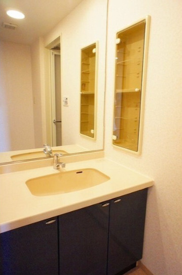 ガーデナヴィルマグノリア市川妙典の独立洗面台