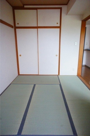 ガーデナヴィルマグノリア市川妙典の和室