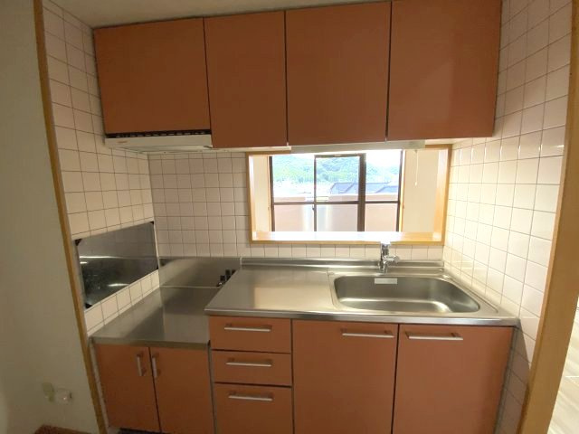 グランパークシーマレジデンスのキッチン|2口ガスコンロ設置可能なカウンターキッチン。