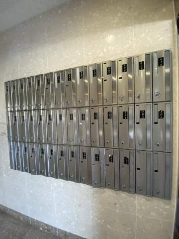 グランパークシーマレジデンスのその他共用部分|郵便受けはロック式。中を見られたりする心配がありません。