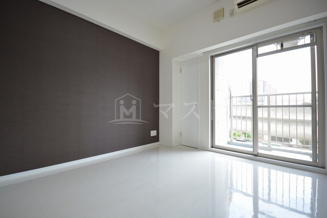 ベルシモンズ大阪港の居間・リビング