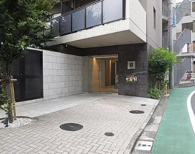 【エントランス】 | コンシェリア新宿御苑CROSSIA