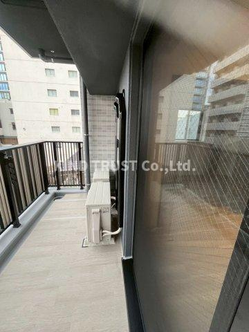 ルフォンプログレ南森町のバルコニー|暖かな日差しのふりそそぐバルコニー