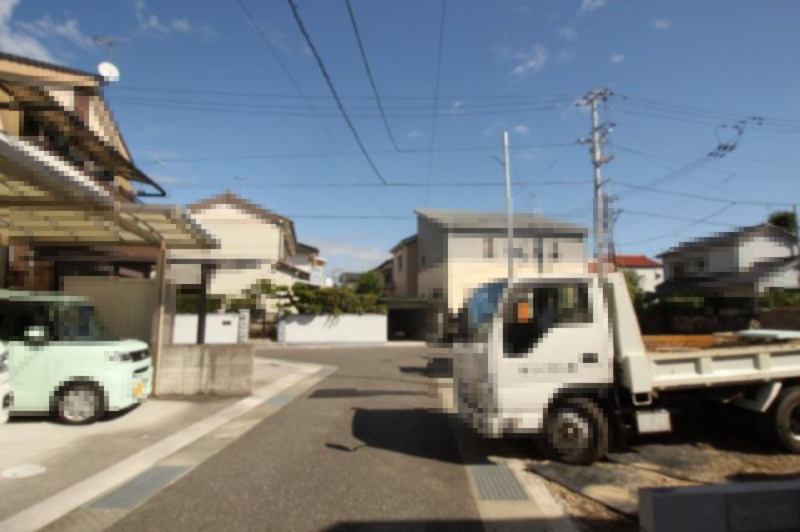鴨部2丁目　1号棟　新築戸建　の前面道路含む現地写真