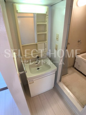 【独立洗面台】 | ビレッジハウス幸田３号棟 | 朝の支度にも助かる、独立の洗髪洗面化粧台