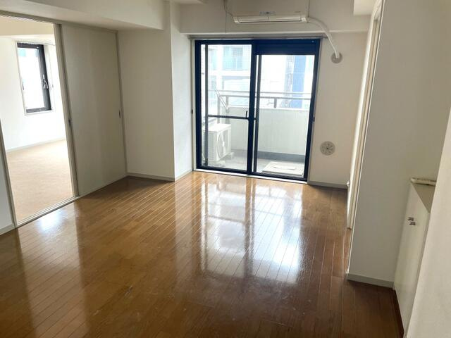 マートルコート調布の居間・リビング|ＬＤＫ　１２．８帖