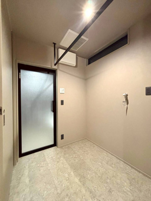 【完成予想図】 | ガーデンヒルズ内野5 | アイランドキッチンは、「GRAFTEKT」を採用。機能面はもちろん、洗練されたデザインで、日々の暮らしを豊かな気分にさせてくれます。