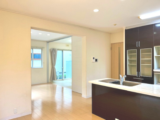 大飯郡高浜町立石中古戸建の居間・リビング