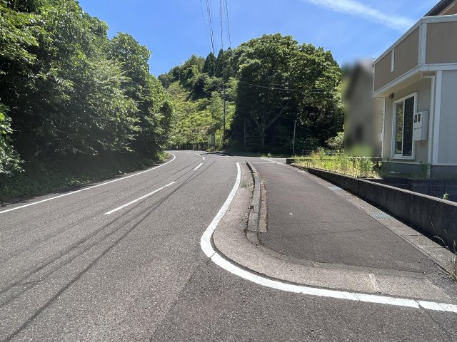 大飯郡高浜町立石中古戸建の前面道路含む現地写真