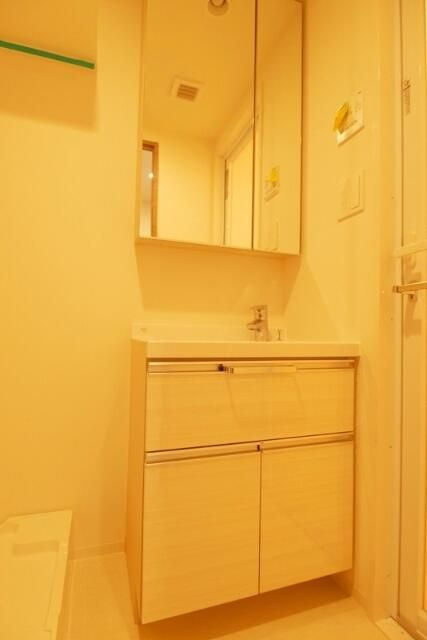 ＰＲＥＭＩＵＭ　ＣＵＢＥ　代々木上原の洗面所