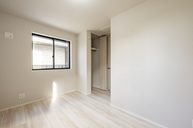 新築分譲［ミラクラス和泉］の外観|B号棟（左側）　A号棟（右側）（２０２５年１１月撮影）