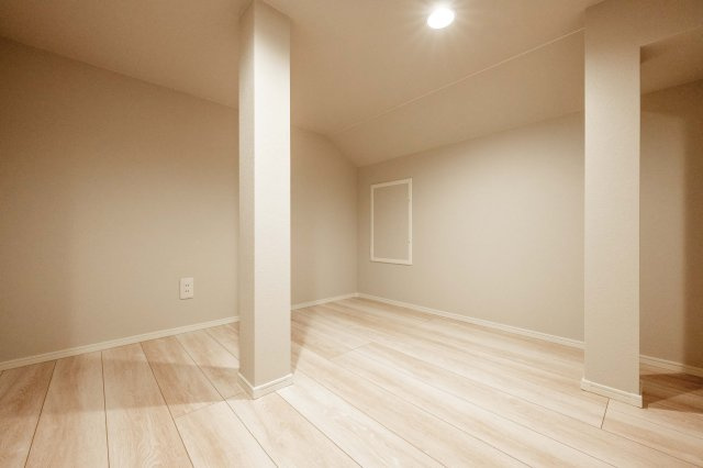 新築分譲［ミラクラス和泉］の前面道路含む現地写真