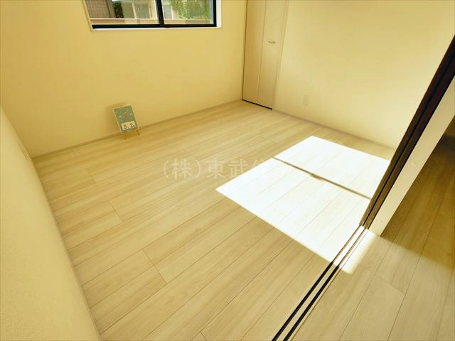 【洋室】 | 狭山市柏原第七　全4棟　３号棟 | 1階西側5.25帖洋室　お昼寝スペースや趣味のお部屋にいかがでしょうか