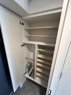 【玄関】 | エステムコート南堀江ⅢCHURA | エステムコート南堀江ⅢCHURA　下駄箱