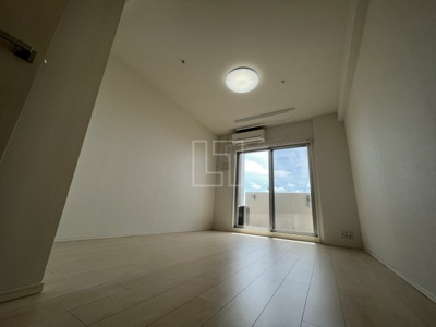 【居間・リビング】 | エステムコート南堀江ⅢCHURA | エステムコート南堀江ⅢCHURA　洋室