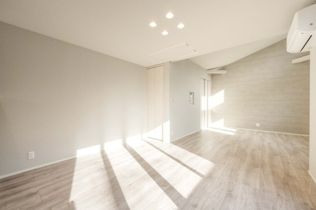 新築分譲［ミラクラス和泉］の居間・リビング|【B号棟】２０．０帖LDK（２０２５年１１月撮影）