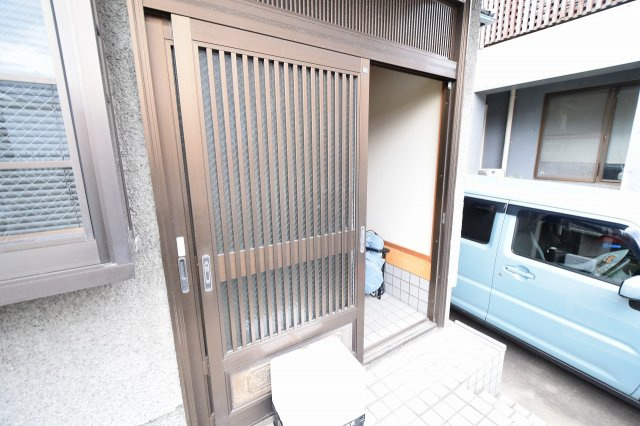 浅生３丁目戸建ての玄関