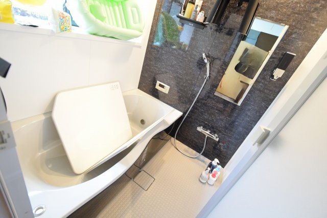 浅生３丁目戸建ての浴室