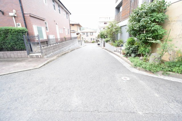 浅生３丁目戸建ての前面道路含む現地写真