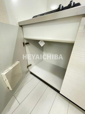 KIフラット３のキッチン|下部収納