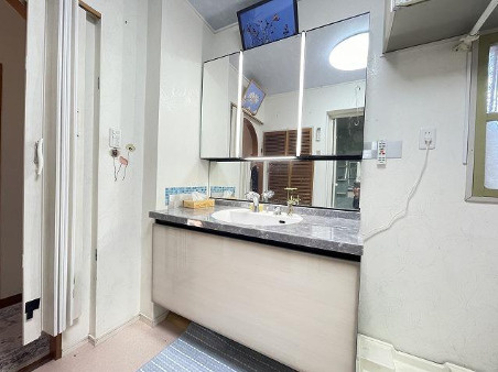 中古戸建　四條畷市清滝中町（昭和54年築）の独立洗面台