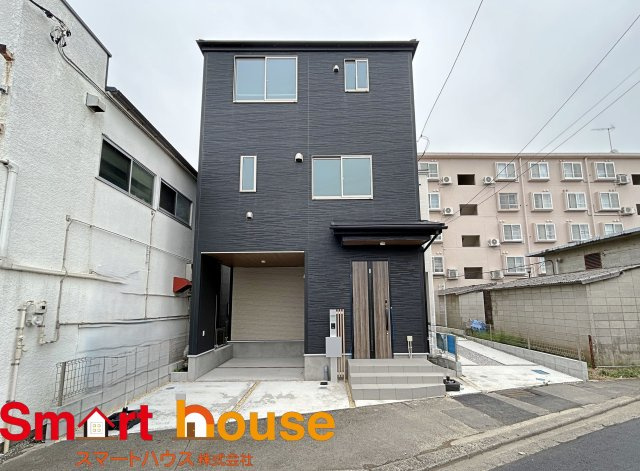 座間市相模が丘　全2棟　最終1棟！の前面道路含む現地写真|お住まいの前面道路が広いと駐車が楽になり、陽当たりも遮られないので明るく居心地の良いお家になります♪