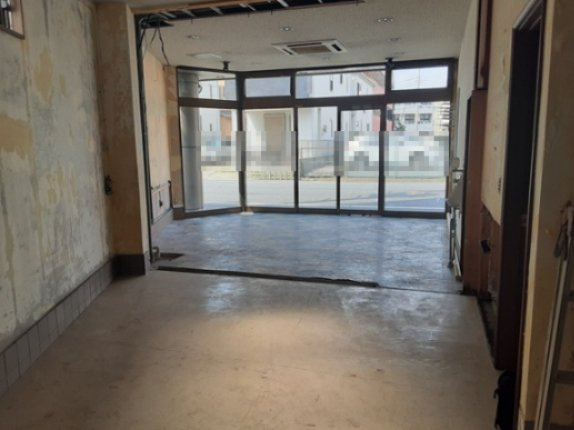 美女木1丁目住居付店舗の内装|1階店舗