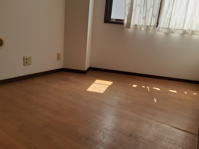 美女木1丁目住居付店舗の洋室|2階