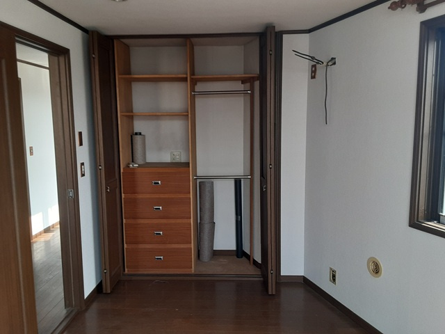 美女木1丁目住居付店舗の収納|3階物入