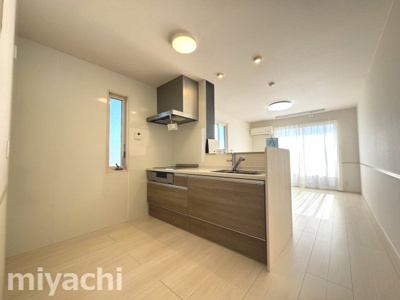 【居間・リビング】 | ロイヤルハイム