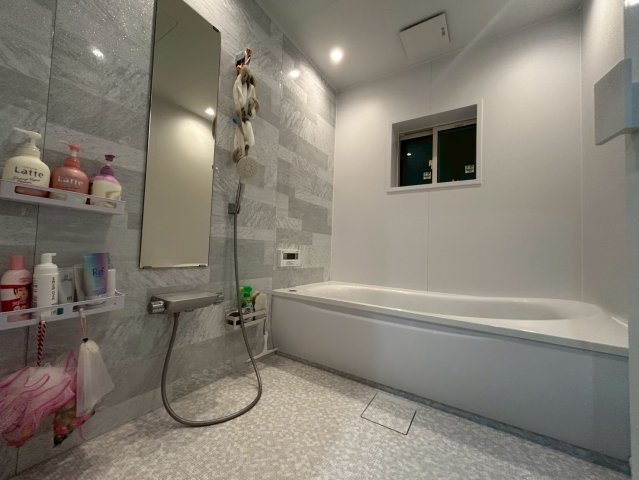 旭市後草　中古戸建の浴室