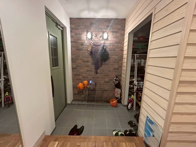 旭市後草　中古戸建の玄関