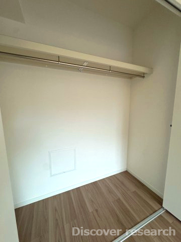 グリーンコーポ多摩ニュータウン南大沢の収納|【クローゼット】
広々したクローゼットでキャリーケースなどの大きな荷物も収納可能です。