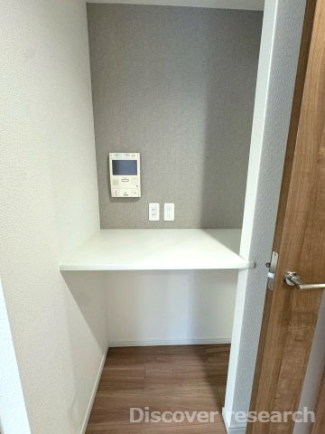 グリーンコーポ多摩ニュータウン南大沢のその他|【カウンター】
LDK入ってすぐのカウンター。小物やインテリアなど置いておくことができそうです。