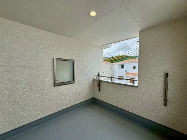 リーブルガーデン八重瀬町具志頭・３号棟のバルコニー|急な雨も安心♪様々な用途に使える広々インナーバルコニー