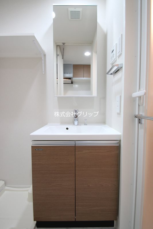 マークス横浜橋通りの独立洗面台