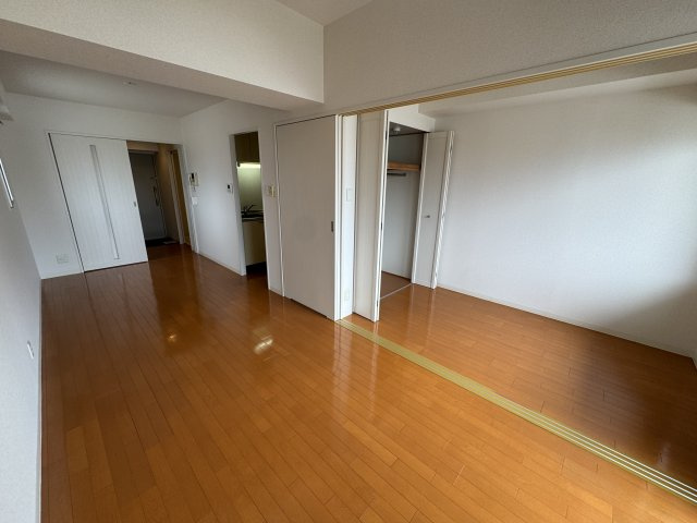 メゾンノーブルの居間・リビング