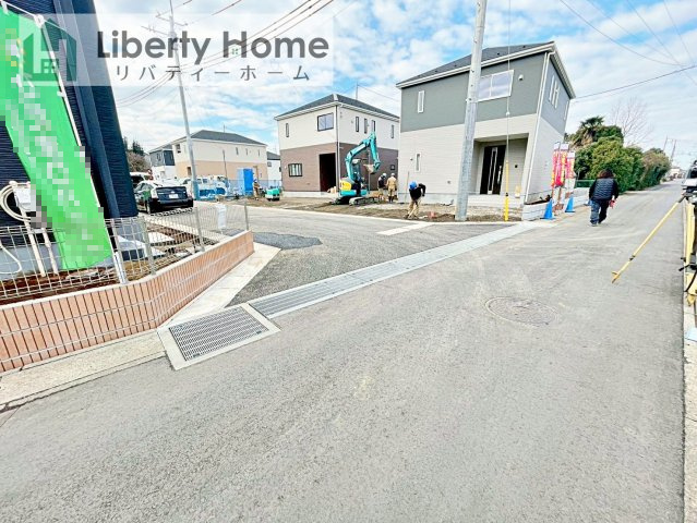 第2土浦市並木　新築戸建　1号棟の前面道路含む現地写真