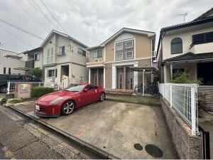 アジュールの駐車場