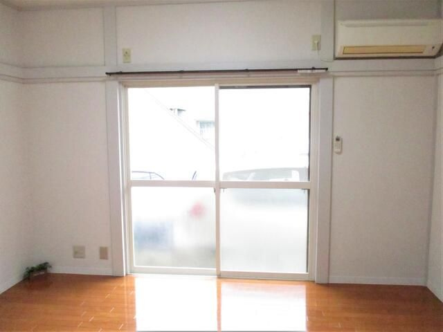 明風コーポの洋室