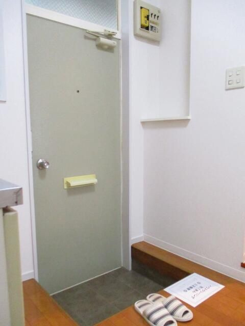 明風コーポの玄関