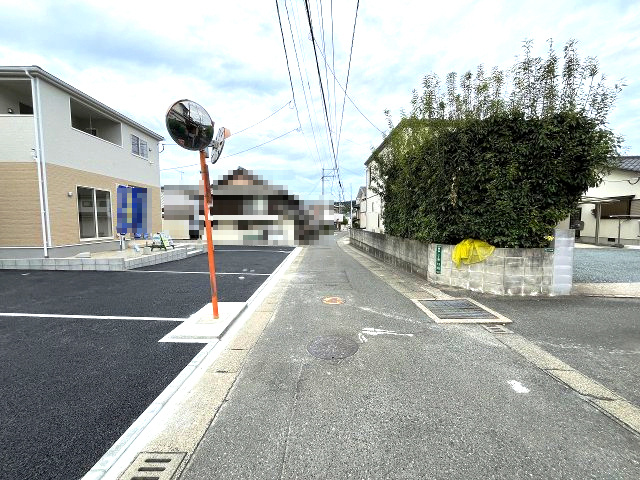 【その他】 | 糟屋郡篠栗町田中1丁目第1　2号棟（全4棟）【仲介手数料無料・0円】 | 現地写真。前面道路です。