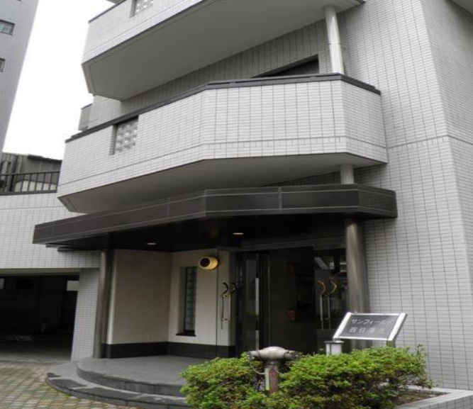 コスモリード西日暮里のエントランス