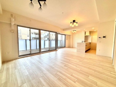 レ・ジェイド須磨海浜公園の居間・リビング