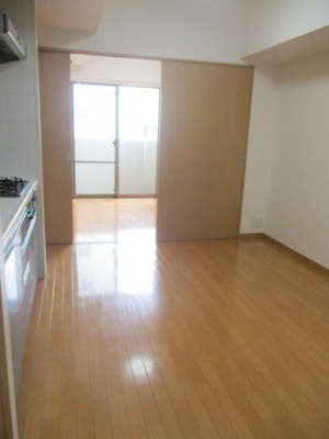 【居間・リビング】 | ルピナス・グランドカーサ西巣鴨 | フローリングの使いやすい洋室です