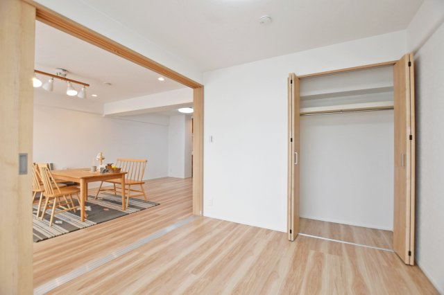 シャルム野中南公園の洋室|-洋室約5帖-