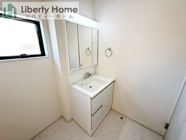 第2土浦市並木　新築戸建　3号棟の独立洗面台