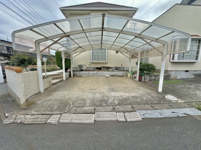 ひたちなか市馬渡中古物件の駐車場