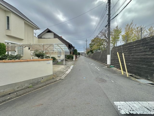 ひたちなか市馬渡中古物件の前面道路含む現地写真