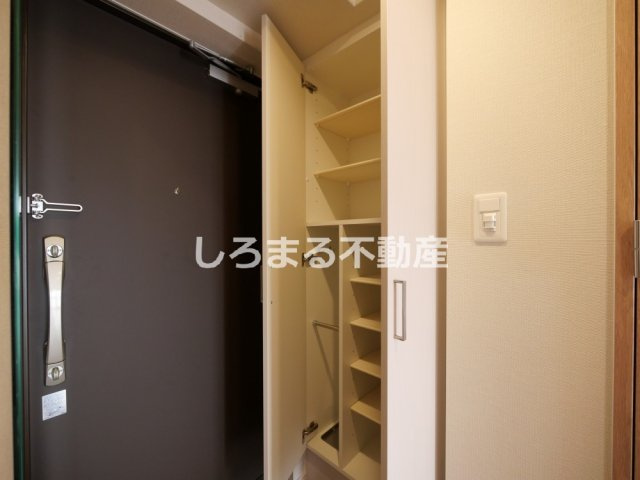 プレサンス深江橋ラヴィゲートの収納